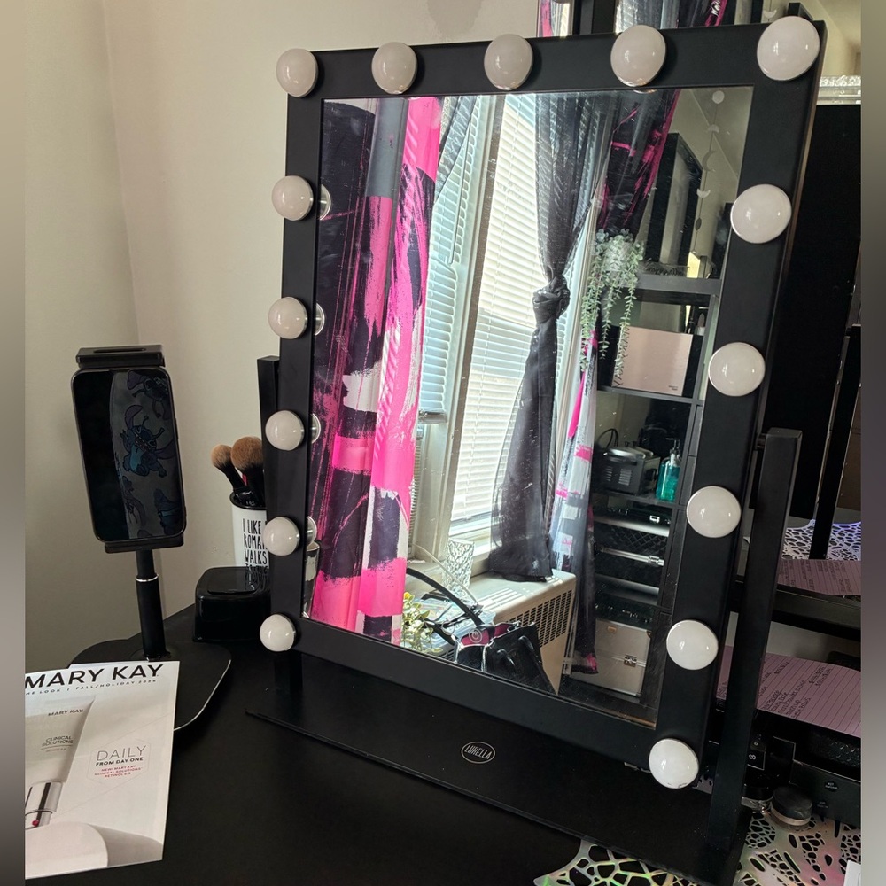 Lurella Black Vanity Mirror with Lights